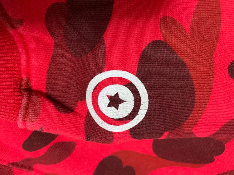 シャークパーカー（古着・ファッション）の商品画像 - 査定依頼日：2025年11月7日 - 最高査定価格：100,000円