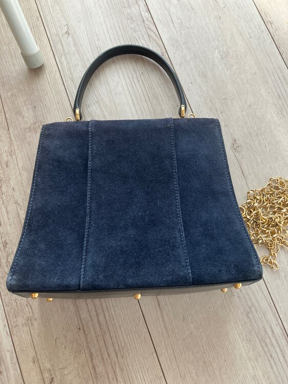 わからない（古着・ファッション）の商品画像 - 査定依頼日：2025年2月6日 - 最高査定価格：5,000円