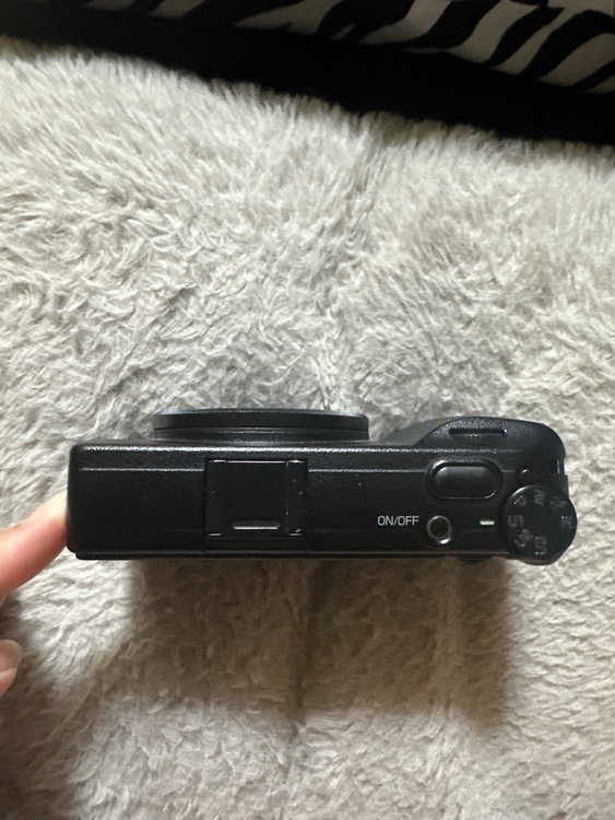 Ricoh Câmera digital GR IIIx（カメラ）の商品画像 - 査定依頼日：2026年7月28日 - 最高査定価格：125,100円