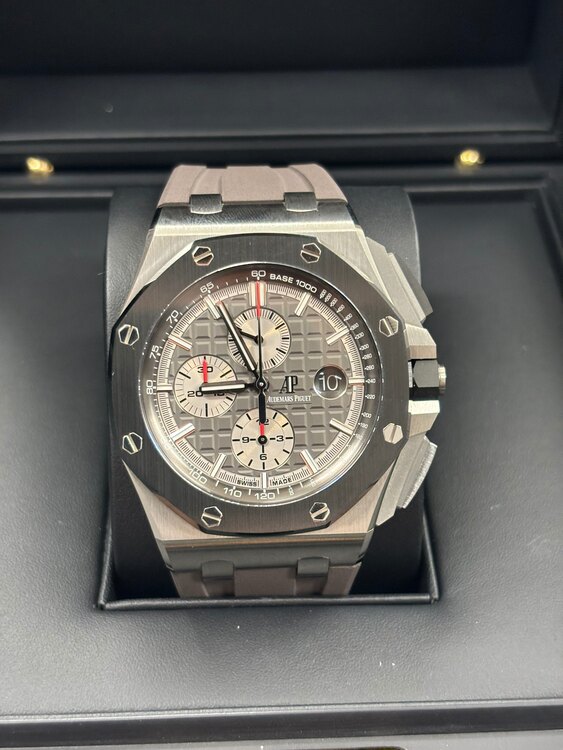 オーデマピゲ ロイヤルオークオフショア 2（高級時計）の商品画像 - 査定依頼日：2025年2月22日 - 最高査定価格：3,300,000円