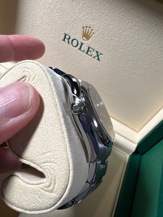 オイスターパーペチュアル36 グリーン（高級時計）の商品画像 - 査定依頼日：2025年12月24日 - 最高査定価格：1,380,000円