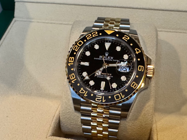 GMTマスター II（高級時計）の商品画像 - 査定依頼日：2025年7月28日 - 最高査定価格：3,050,000円