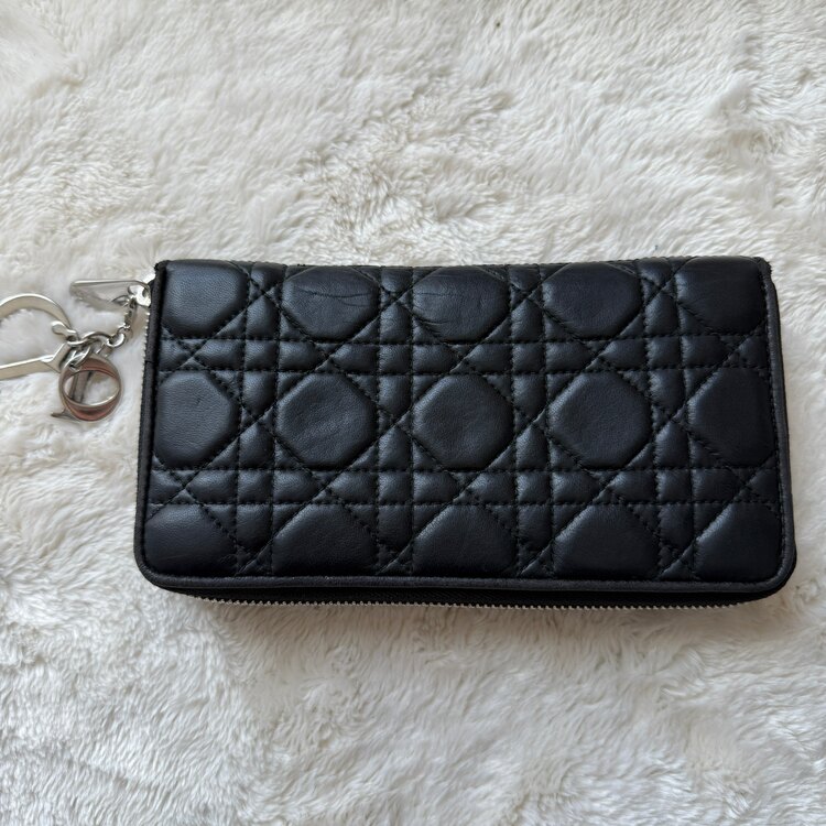 ディオール  （ブランドバッグ）の商品画像 - 査定依頼日：2025年5月17日 - 最高査定価格：60,000円