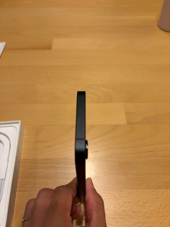 iPhone17e（スマホ）の商品画像 - 査定依頼日：2026年6月26日 - 最高査定価格：61,000円