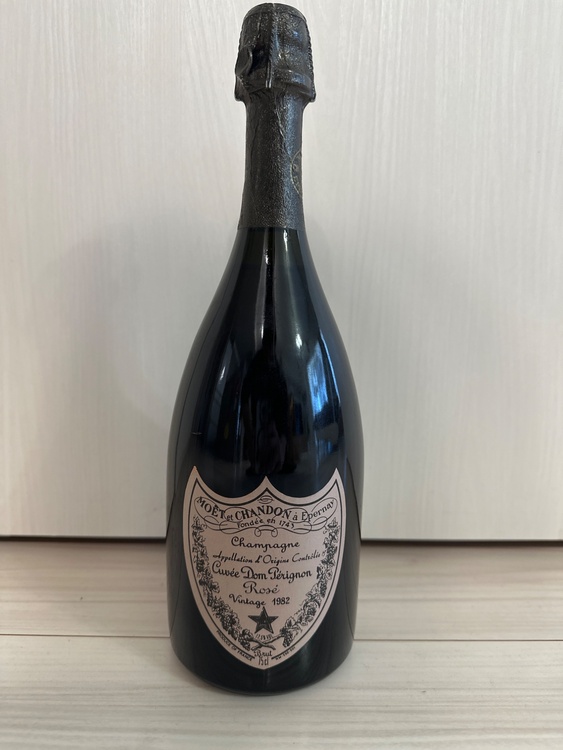 ドンペリニョン　ロゼ　1982年（お酒）の商品画像 - 査定依頼日：2026年3月14日 - 最高査定価格：23,000円