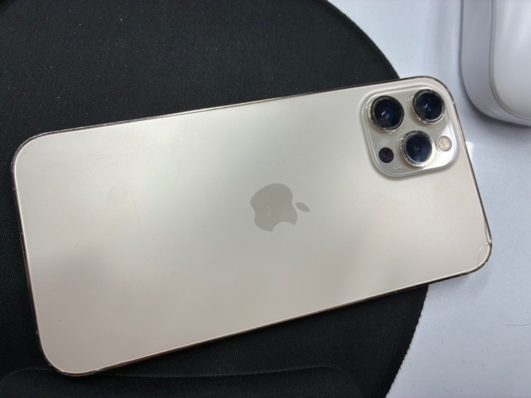 iPhone iPhone 12 Pro Max 256GB Softbank（スマホ）の商品画像 - 査定依頼日：2026年6月1日 - 最高査定価格：41,000円