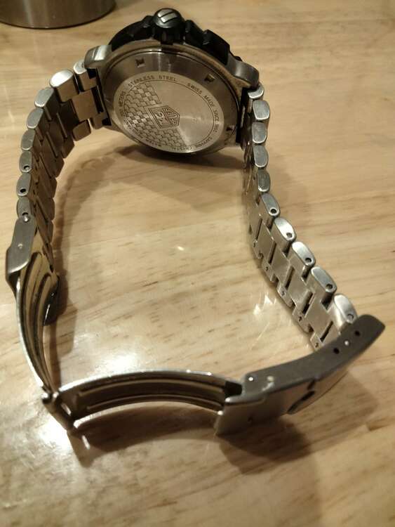 タグホイヤー フォーミュラ wah111（高級時計）の商品画像 - 査定依頼日：2025年4月15日 - 最高査定価格：85,000円