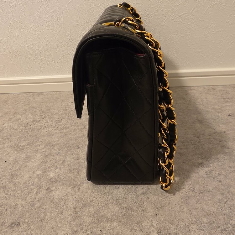 パリ限定　マトラッセ　ダブルフラップチェーンショルダーバッグ（ブランドバッグ）の商品画像 - 査定依頼日：2026年4月2日 - 最高査定価格：270,000円