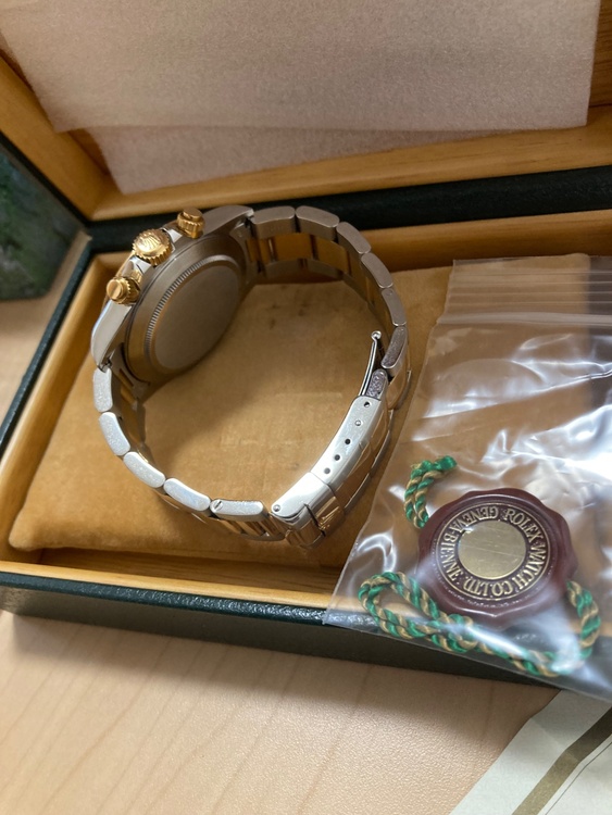 ロレックス デイトナ 16523g（高級時計）の商品画像 - 査定依頼日：2026年3月3日 - 最高査定価格：2,950,000円