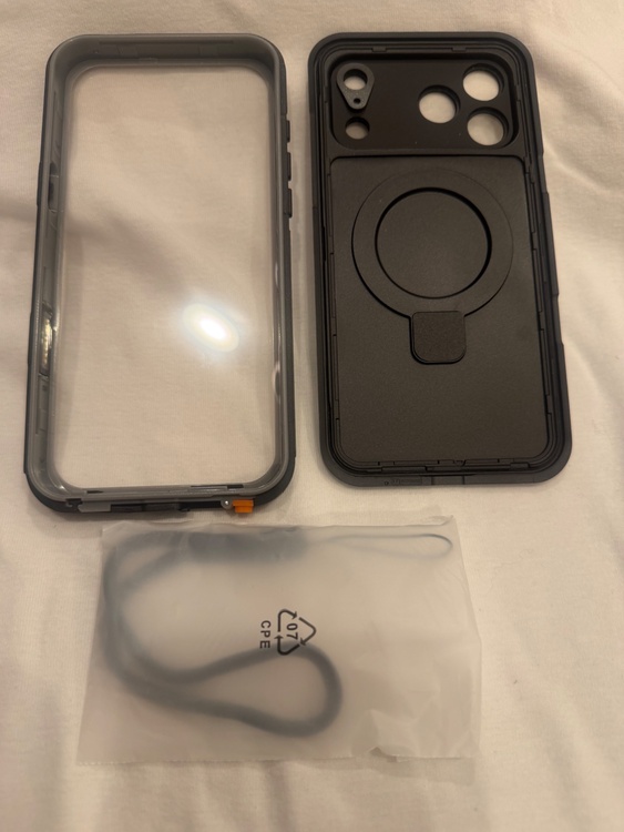 スマホケース（スマホ）の商品画像 - 査定依頼日：2026年9月24日 - 最高査定価格：189,000円