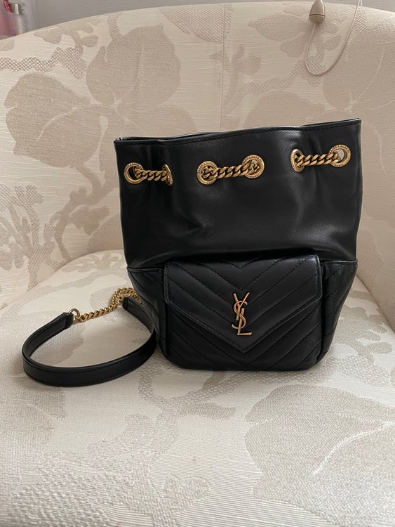 ミニ　ショルダーバック（ブランドバッグ）の商品画像 - 査定依頼日：2023年4月8日 - 最高査定価格：170,000円