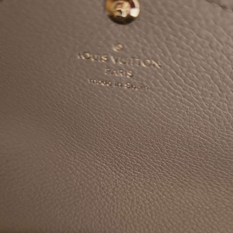 アンプラントポルトフォイユサラ長財布トュルトレール（ブランドバッグ）の商品画像 - 査定依頼日：2022年8月21日 - 最高査定価格：30,000円