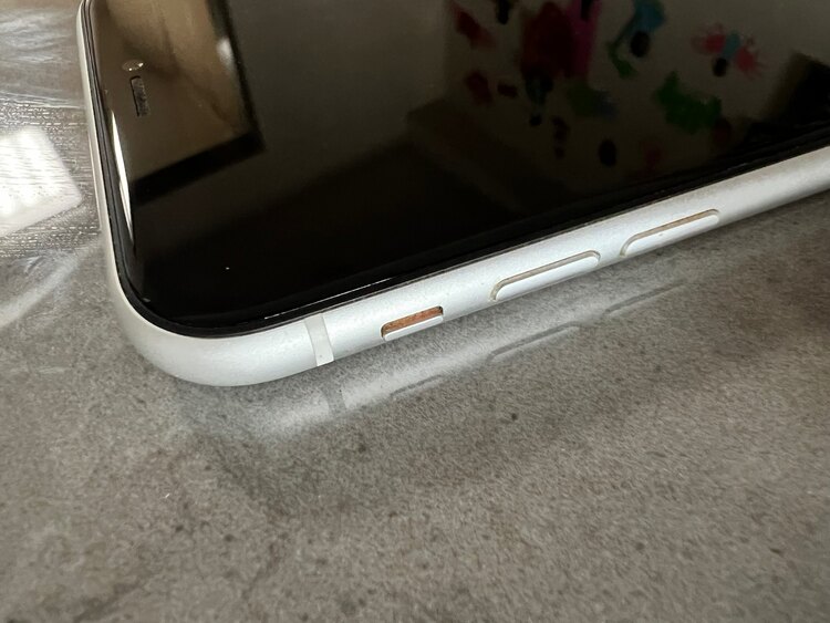 iPhoneXR 64GB 楽天モバイル 2（スマホ）の商品画像 - 査定依頼日：2025年5月21日 - 最高査定価格：15,000円