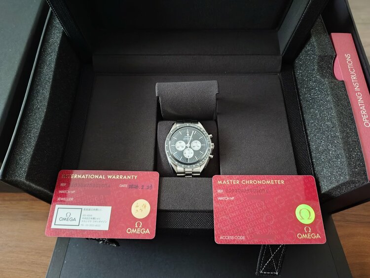 ムーンウォッチ　プロフェッショナル（高級時計）の商品画像 - 査定依頼日：2026年2月25日 - 最高査定価格：1,230,000円