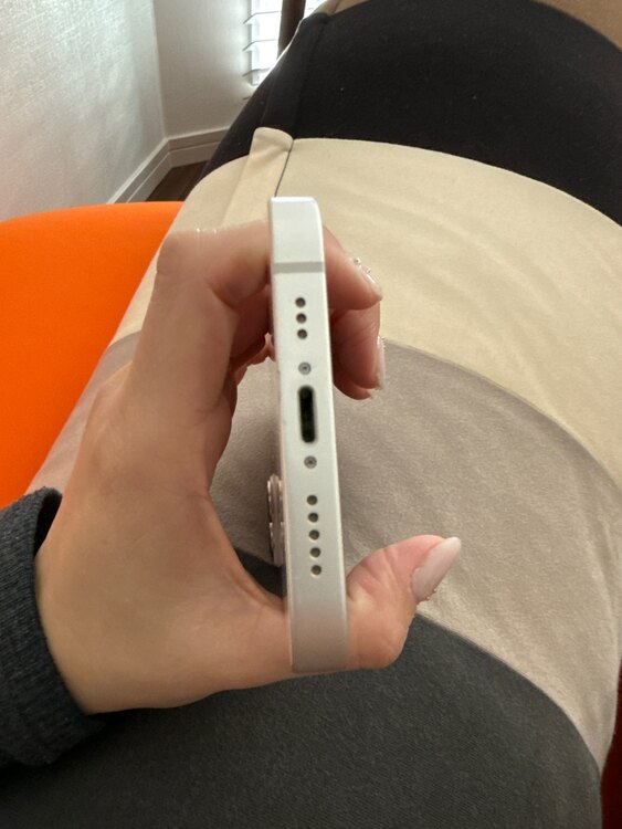 iPhone 13 128GB SIMフリー（スマホ）の商品画像 - 査定依頼日：2025年2月23日 - 最高査定価格：47,000円