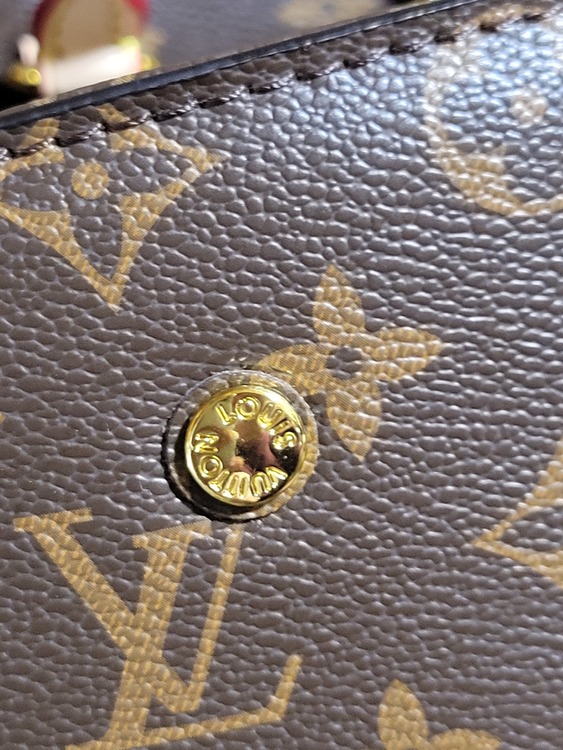 モンテーニュMM（ブランドバッグ）の商品画像 - 査定依頼日：2022年5月8日 - 最高査定価格：150,000円