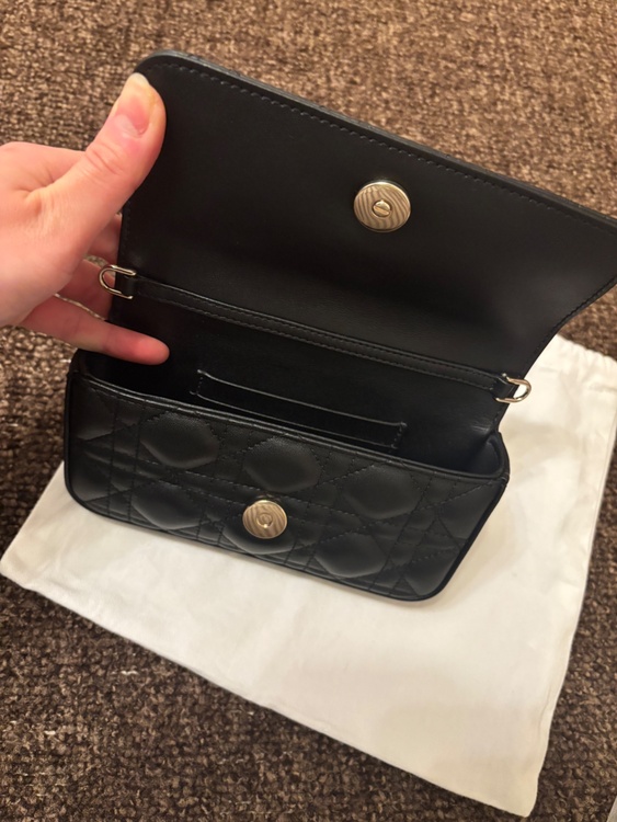 My Dior - Dior Talk フォンバッグ（ブランドバッグ）の商品画像 - 査定依頼日：2026年3月22日 - 最高査定価格：140,000円