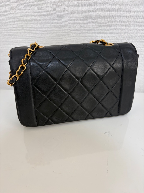 ダイアナフラップ23（ブランドバッグ）の商品画像 - 査定依頼日：2026年10月15日 - 最高査定価格：520,000円