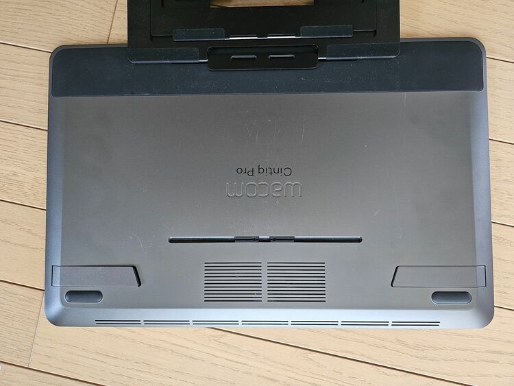 Wacom Cintiq Pro 16（PC・タブレット）の商品画像 - 査定依頼日：2025年6月9日 - 最高査定価格：22,000円