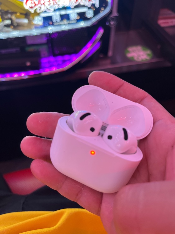 AirPods4（オーディオ・スピーカー）の商品画像 - 査定依頼日：2026年7月8日 - 最高査定価格：4,100円