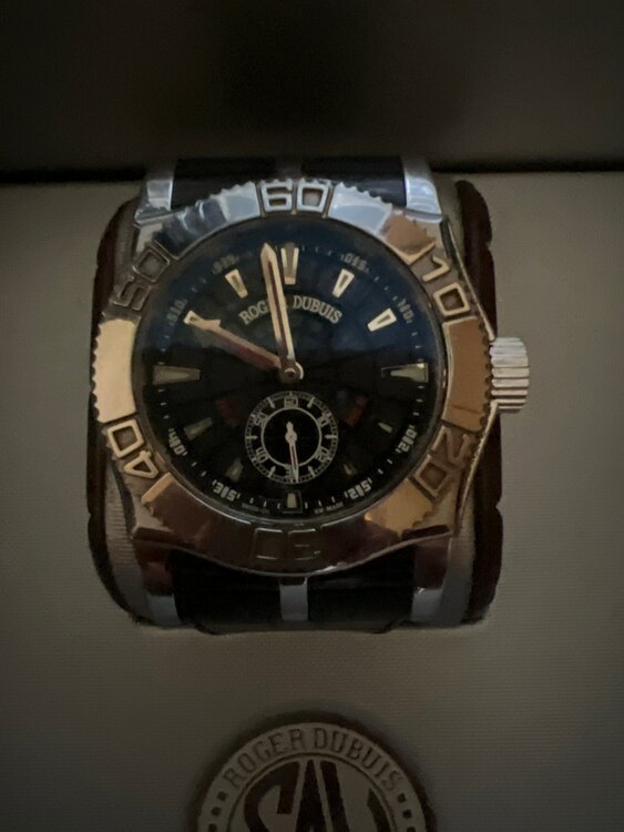 ロジェ・デュブイ イージーダイバー （高級時計）の商品画像 - 査定依頼日：2025年5月8日 - 最高査定価格：560,000円