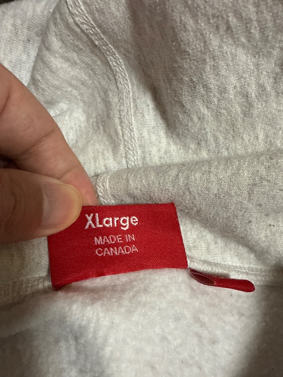 ボックスロゴパーカー 23（古着・ファッション）の商品画像 - 査定依頼日：2026年1月10日 - 最高査定価格：30,000円