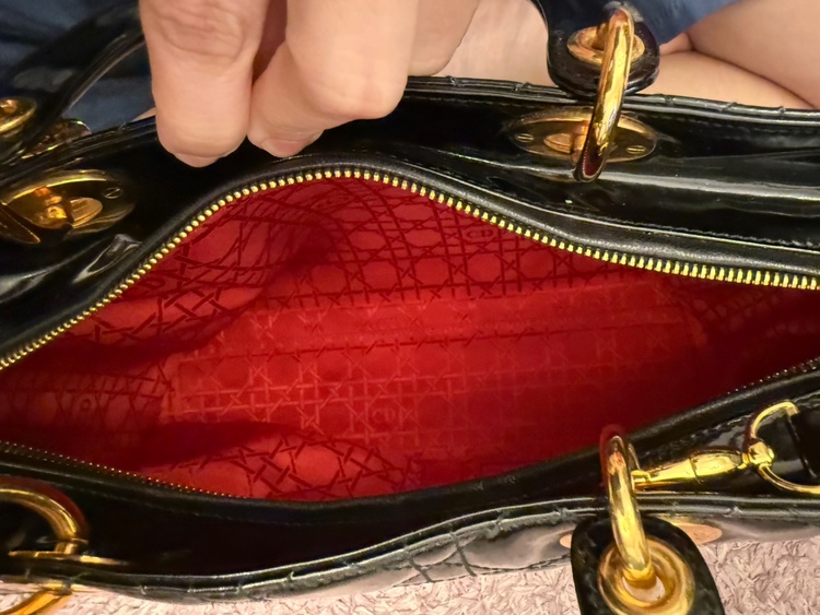 Christian Dior ヴィンテージ レディディオール ラージ カナージュ パテント ブラック ゴールド金具（ブランドバッグ）の商品画像 - 査定依頼日：2026年9月13日 - 最高査定価格：100,000円