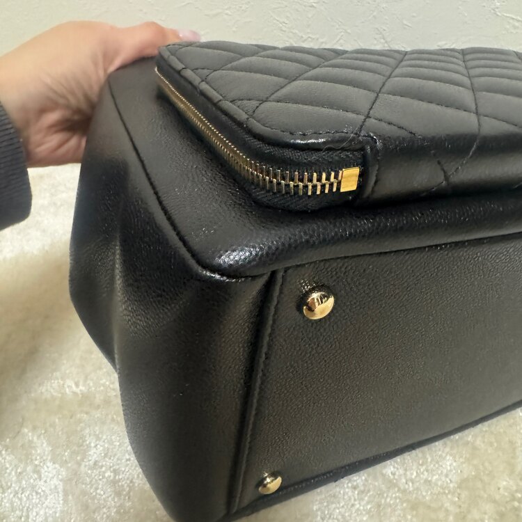 CHANEL ビジネスファニティートート（ブランドバッグ）の商品画像 - 査定依頼日：2025年4月24日 - 最高査定価格：450,000円