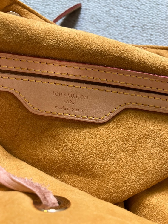 デニム　リュック（ブランドバッグ）の商品画像 - 査定依頼日：2026年10月2日 - 最高査定価格：400,000円