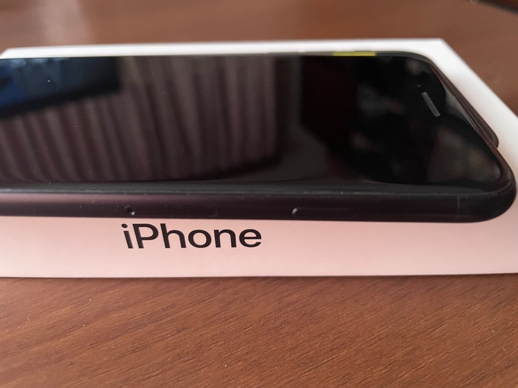 iPhone SE (第 2 世代) 64GB SIMフリー（スマホ）の商品画像 - 査定依頼日：2025年9月17日 - 最高査定価格：14,000円