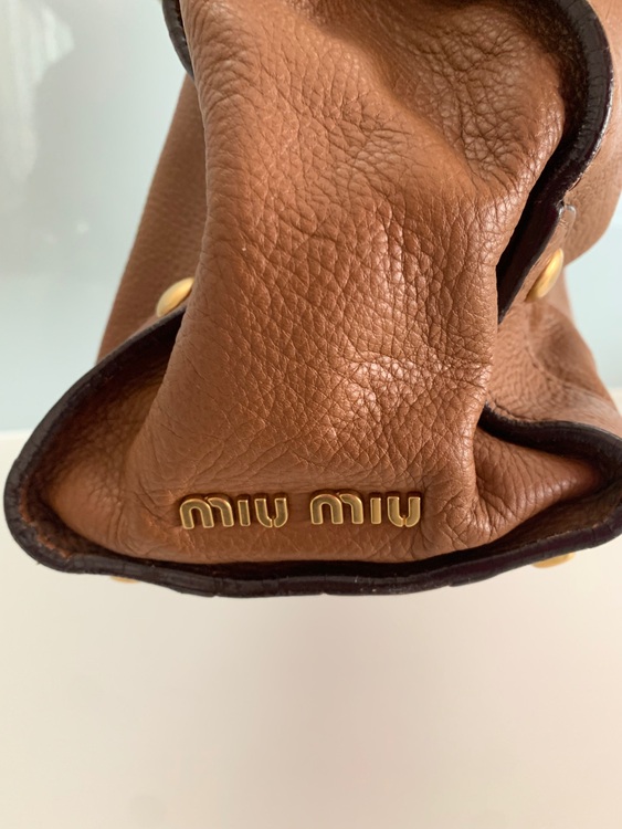 ミュウミュウ  （ブランドバッグ）の商品画像 - 査定依頼日：2025年10月13日 - 最高査定価格：12,000円