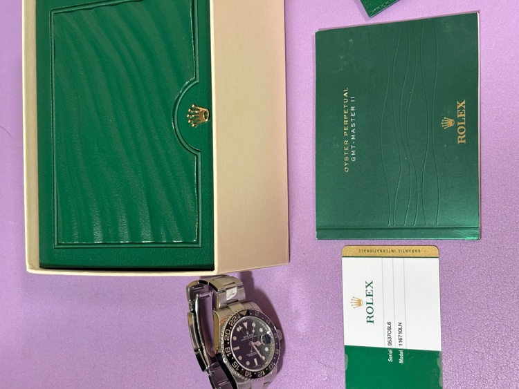ロレックス GMTマスター 116710lm（高級時計）の商品画像 - 査定依頼日：2025年6月25日 - 最高査定価格：1,750,000円
