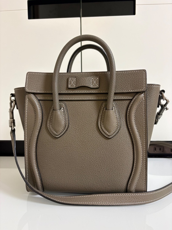 セリーヌ  （ブランドバッグ）の商品画像 - 査定依頼日：2026年4月22日 - 最高査定価格：200,000円