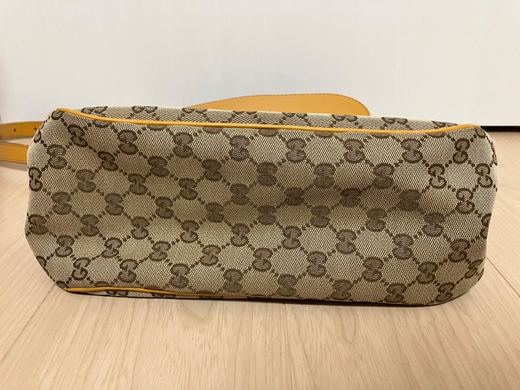 ショルダー（ブランドバッグ）の商品画像 - 査定依頼日：2025年11月18日 - 最高査定価格：30,000円