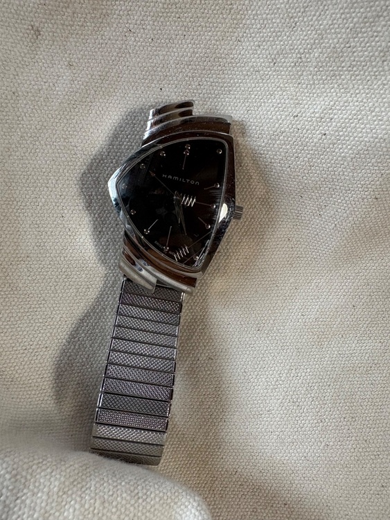 その他 その他 ハミルトン　ハミルトン　ベンチュラ　75周年　エルビスもでり（高級時計）の商品画像 - 査定依頼日：2025年9月5日 - 最高査定価格：52,000円