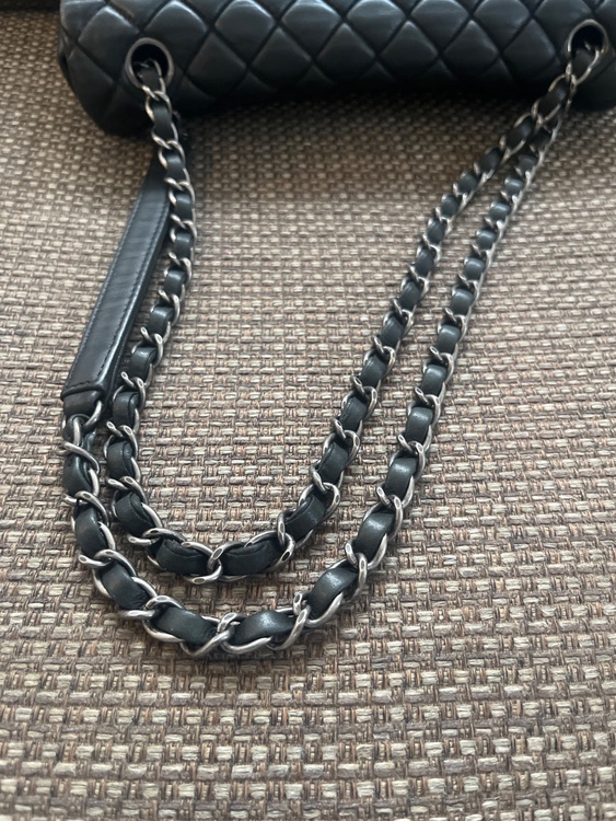 ショルダーバッグ　（ブランドバッグ）の商品画像 - 査定依頼日：2026年4月21日 - 最高査定価格：900,000円