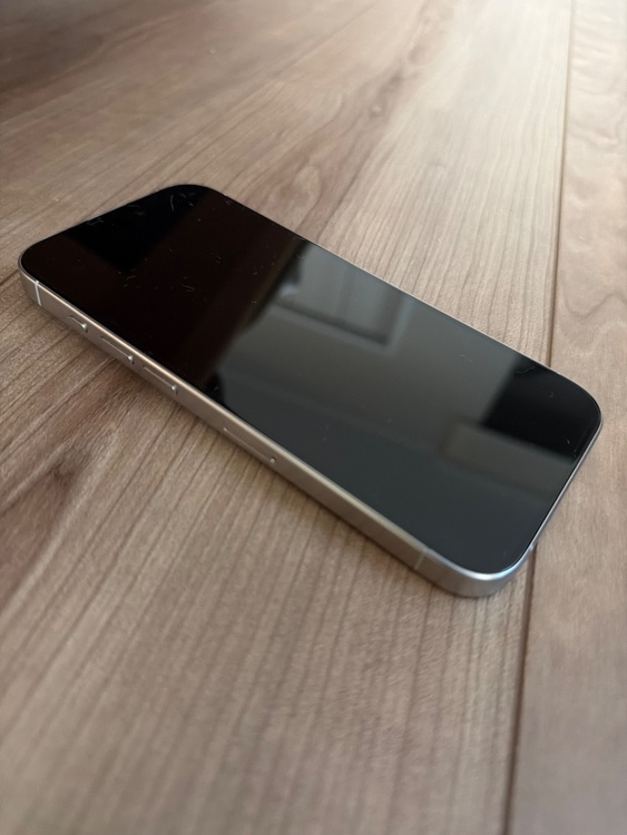 iPhone 15 Pro 128GB SIMフリー（スマホ）の商品画像 - 査定依頼日：2026年3月14日 - 最高査定価格：74,000円