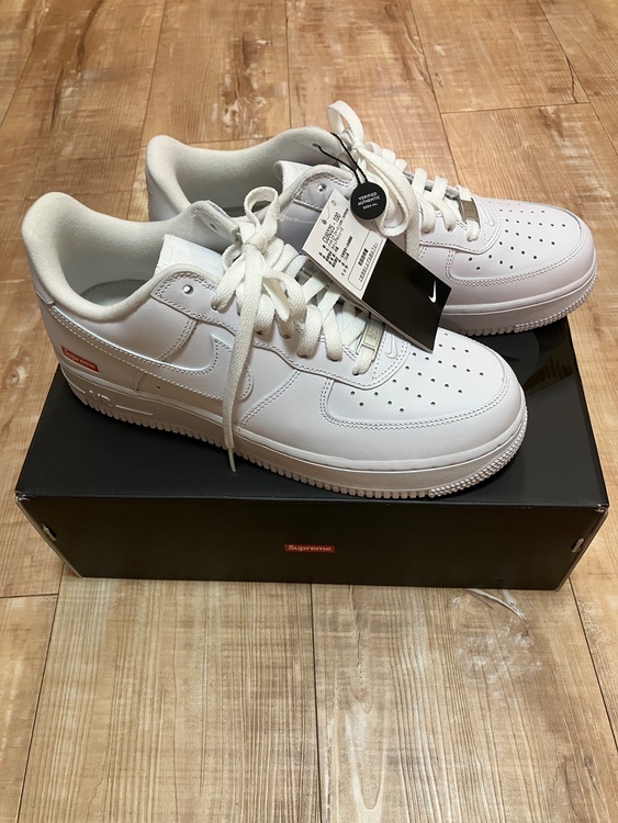 型番CU9225 100 NIKE×supremeエアフォース1ロー（古着・ファッション）の商品画像 - 査定依頼日：2026年5月13日 - 最高査定価格：7,000円