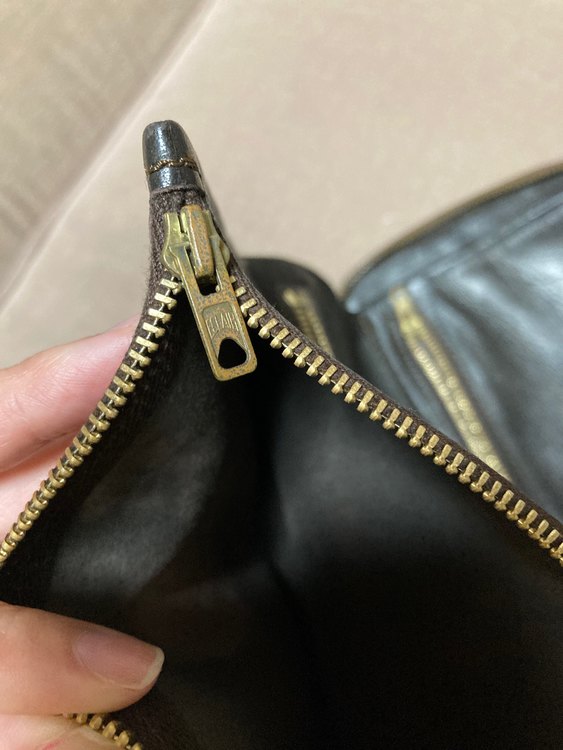 ルイヴィトン（ブランド財布・小物）の商品画像 - 査定依頼日：2023年8月15日 - 最高査定価格：10,000円