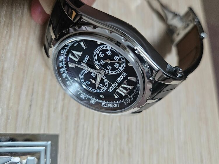 ロジェ・デュブイ その他 （高級時計）の商品画像 - 査定依頼日：2025年11月13日 - 最高査定価格：830,000円