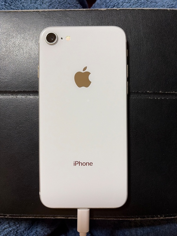 iPhone8 64GB SIMフリー（スマホ）の商品画像 - 査定依頼日：2026年3月31日 - 最高査定価格：4,000円