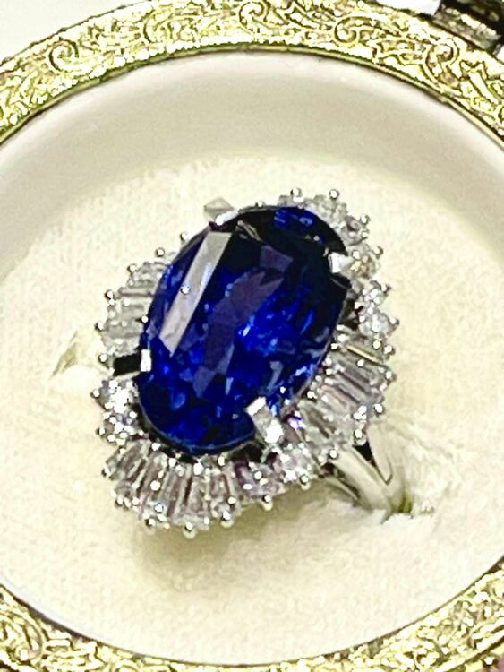ブルーサファイア13.35ctダイヤモンド1.92ct付リング（宝石）の商品画像 - 査定依頼日：2025年10月4日 - 最高査定価格：2,000,000円