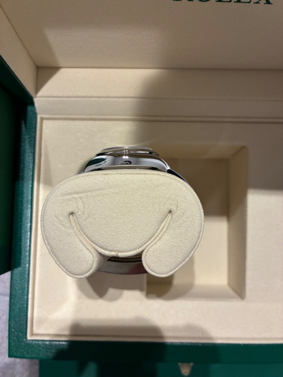 オイスターパーペチュアル　ベージュ　28㎜（高級時計）の商品画像 - 査定依頼日：2025年10月26日 - 最高査定価格：1,150,000円