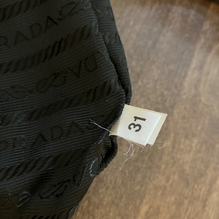 プラダ　メンズ　ショルダーバッグ（ブランドバッグ）の商品画像 - 査定依頼日：2025年11月10日 - 最高査定価格：38,000円