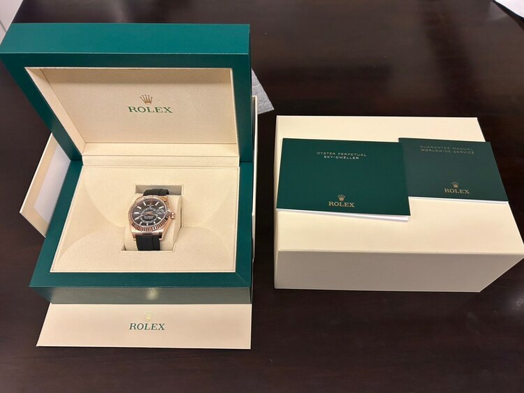 ロレックス スカイドゥエラー （高級時計）の商品画像 - 査定依頼日：2025年1月7日 - 最高査定価格：6,270,000円