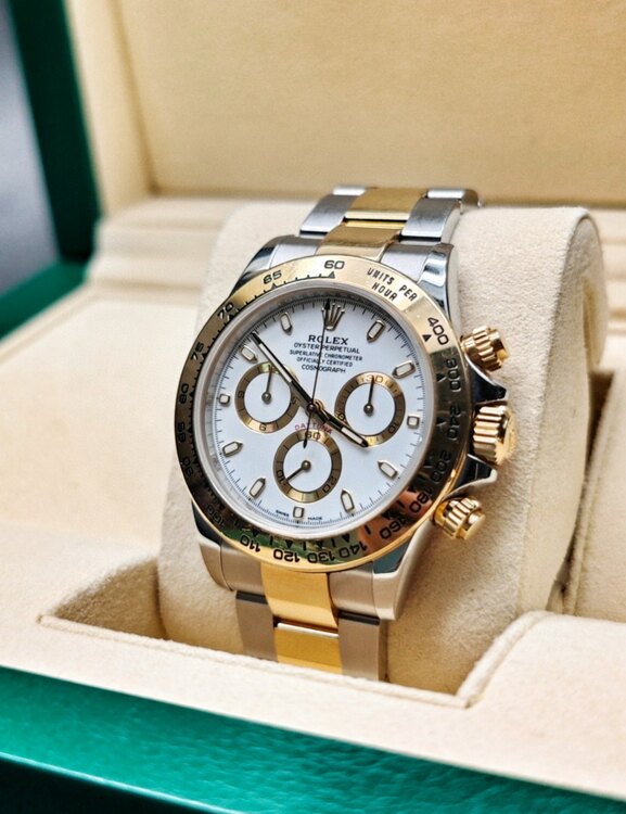 ロレックス（高級時計）の商品画像 - 査定依頼日：2025年2月23日 - 最高査定価格：3,750,000円