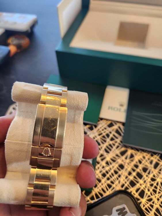 ロレックス デイトナ 116505（高級時計）の商品画像 - 査定依頼日：2025年10月7日 - 最高査定価格：10,000,000円