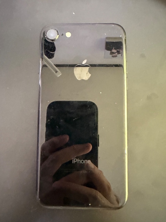 Iphone7 ブラック（スマホ）の商品画像 - 査定依頼日：2026年6月29日 - 最高査定価格：2,500円