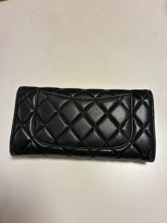 マトラッセ クラシック ロング フラップ ウォレット（ブランド財布・小物）の商品画像 - 査定依頼日：2026年6月27日 - 最高査定価格：23,000円