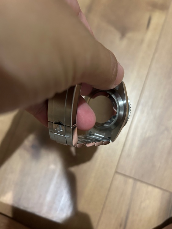 サブマリーナーデイト　黒文字（高級時計）の商品画像 - 査定依頼日：2025年6月4日 - 最高査定価格：1,800,000円